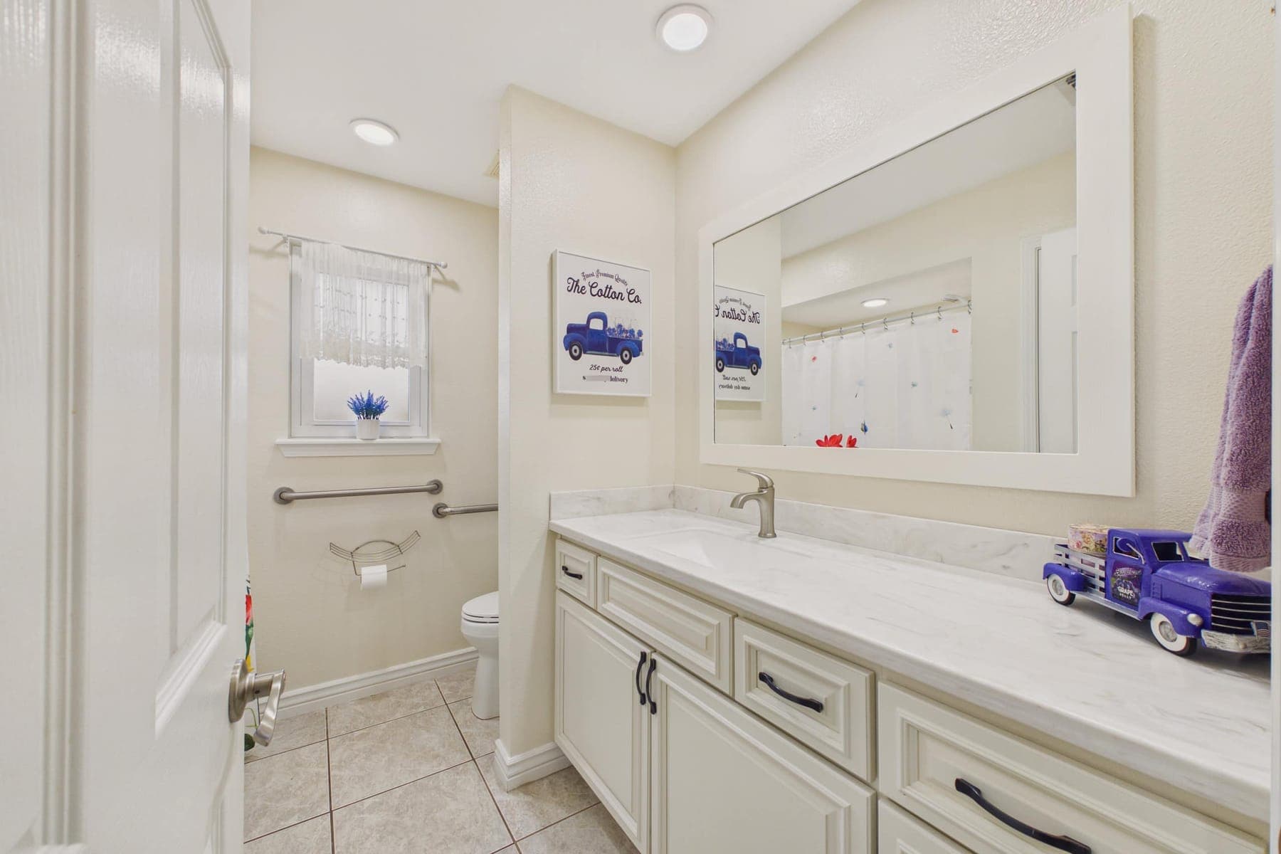 A further view of the second full bathroom.